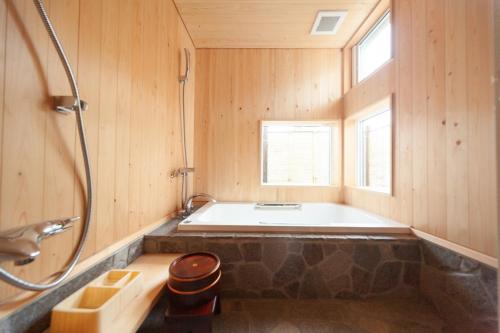 Kopalnica v nastanitvi 北国街道 脇本陣の宿 粂屋 1棟貸切プラン