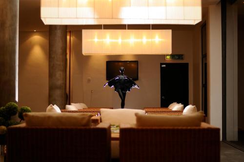 Lobby o reception area sa T+ Hotel Sungai Korok