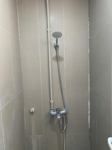 Ένα μπάνιο στο New Century Hotel