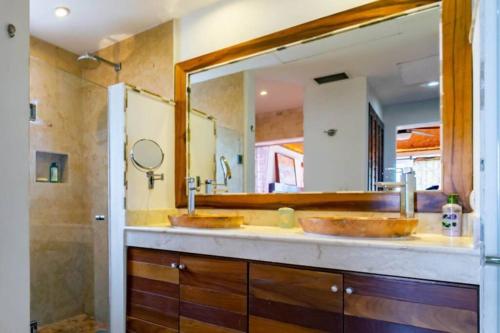 Ένα μπάνιο στο SEA-FRONT VILLA, Isla Mujeres! Stunning Sea Views!