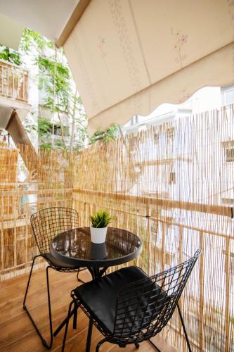 Luxury Boutique Suite w Balcony 5 min Metro