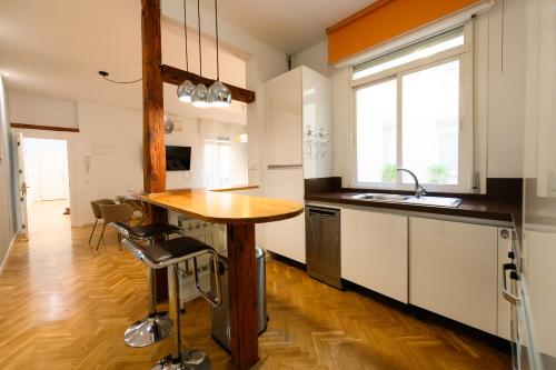 For You Rentals Elegante vivienda de 3 habitaciones en el centro de Madrid Temporal PSM92