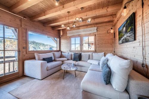Χώρος καθιστικού στο Chalet La Cabane, Carroz d Araches - by EMERALD STAY