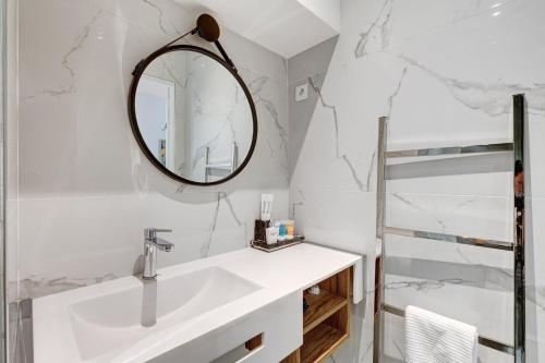 212 Suite Louboutin - Superb Apartment in Paris