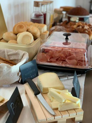 B&Bの敷地内または近くでの食事または食べ物