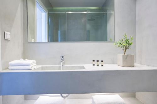 Ένα μπάνιο στο Ionian White Villa