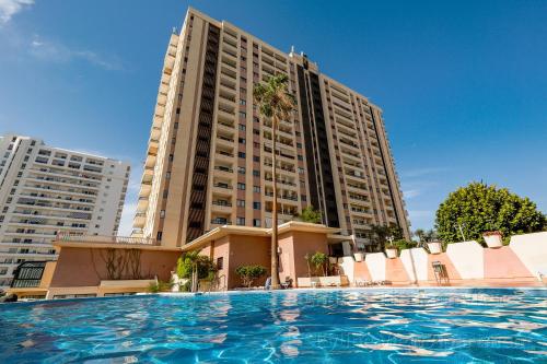 Skyline View Apartment - FREE PRIVATE Parking Including & Guest BONUS