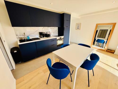 Photo de la galerie de l'établissement Magnifique appartement Bandol Hypercentre, à Bandol