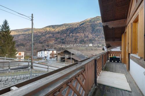 a balcony with a view of a mountain at Appartamento Carla, Strembo in Strembo