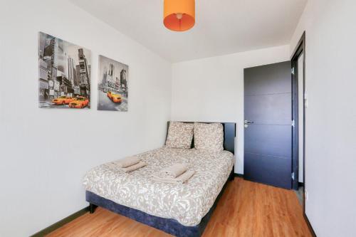 Lovely 2 BR Flat with balcony near the city centre