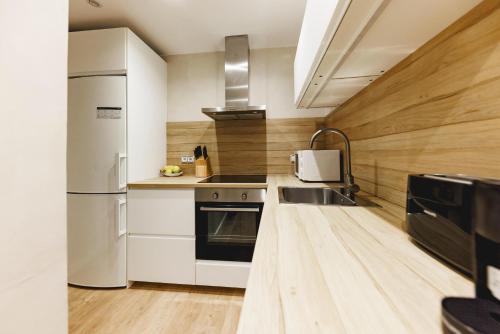 Dapur atau dapur kecil di Bravissimo Apartaments Mora 4