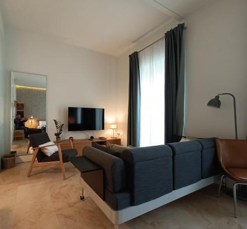 White Suite Alameda
