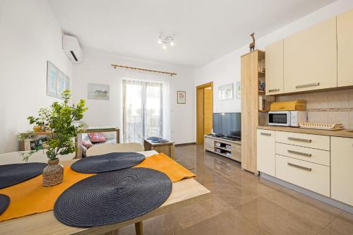 Kuchyň nebo kuchyňský kout v ubytování Apartment Tania