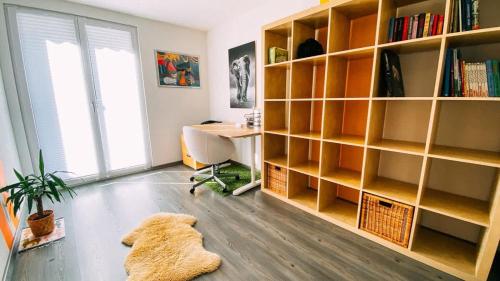 Biblioteca en la casa vacacional