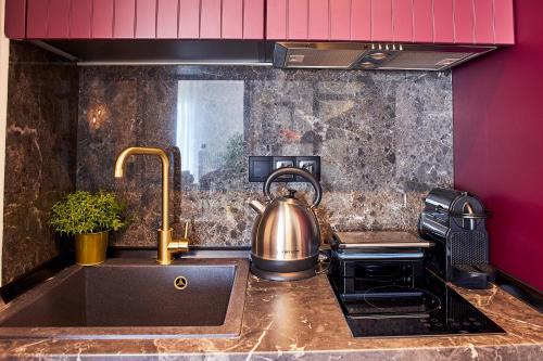 Magenta Luxury Apartments by BiNoBi!