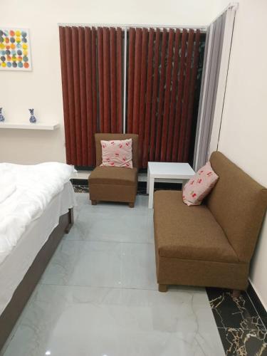 Кровать или кровати в номере Family Home in the Heart of Bahria Town