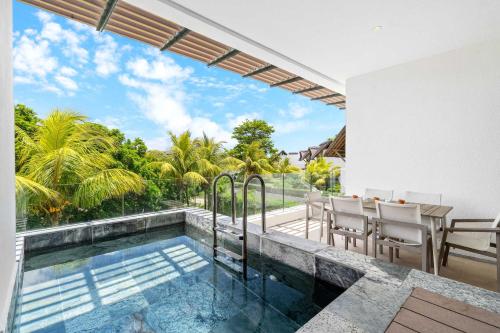 Vesper Beach - Luxury Beachfront Apartment