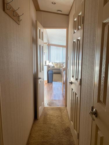 Fotografie z fotogalerie ubytování B58 3bed caravan, sleeps up to 8, free Wi-Fi, parking v destinaci Conwy