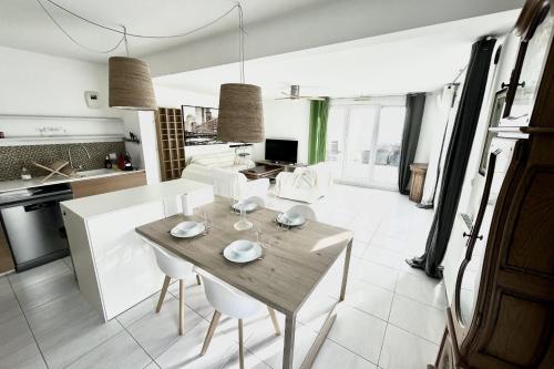 Spacious T3 with Wifi - terrace