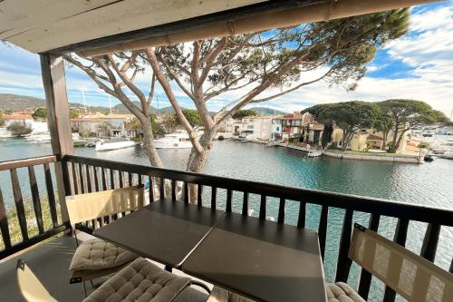 Renovated 3-room apartment with WIFI and a large balcony