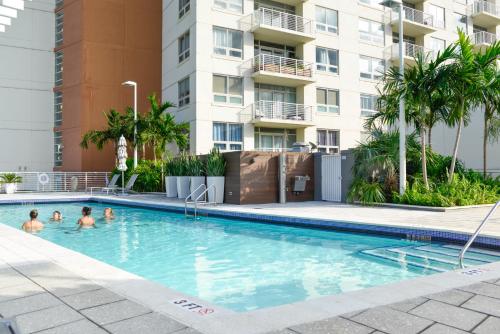 Stylish and Spacious Condo Prefect to Enjoy Miami! photo 8