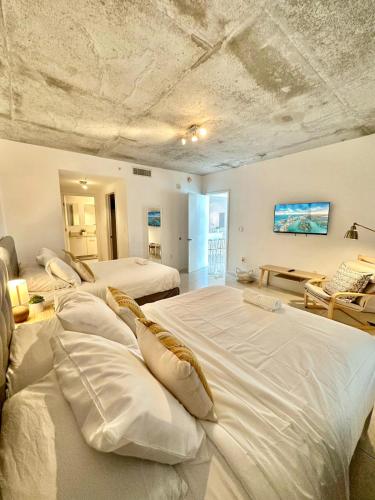 Stylish and Spacious Condo Prefect to Enjoy Miami! photo 14