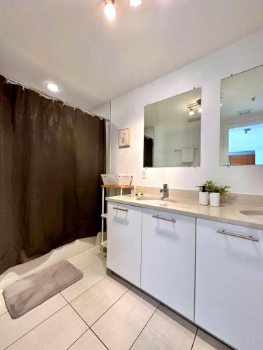 Stylish and Spacious Condo Prefect to Enjoy Miami! photo 20