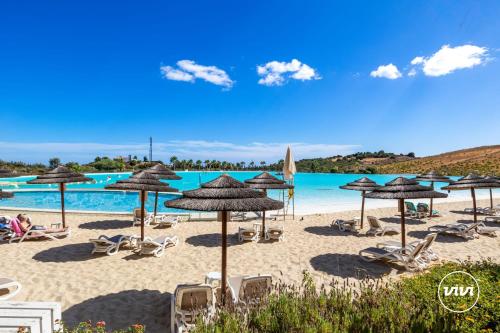 ViVi Homes - Casa Sereno - lagoon - pool - garden - view
