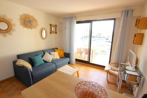 Photo de la galerie de l'établissement Pretty 2-room apartment with a loggia and a lift, à Grimaud