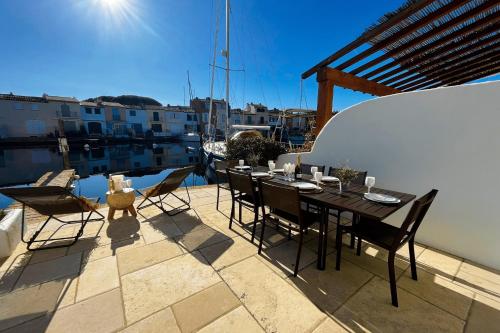 Renovated fisherman house next to the beach - AC WIFI mooring