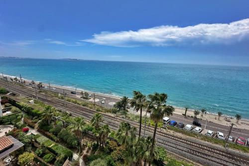 Le Seaview-Quiet-Swimming pool-Car park-Seafront