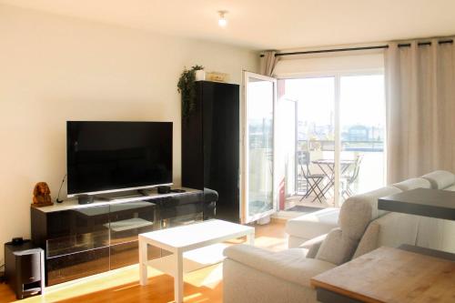 Photo de la galerie de l'établissement 3-rooms apartment with Wifi and balcony, à Saint-Denis