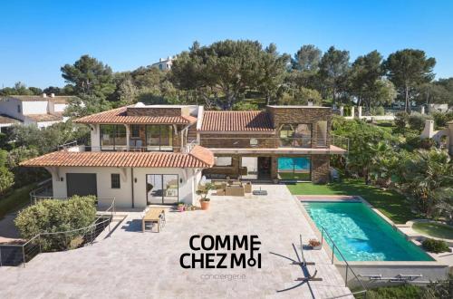 Villa luxueuse pour 10 personnes à Cavalaire-sur-Mer avec piscine et jacuzzi à 30 minutes de St TROPEZ