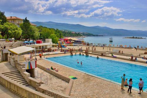 Obiteljski Apartmani Švob Lavanda & Ružmarin sa terasom i pogledom na more