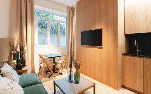Apartment center of Paris with terrace by Studio Prestige