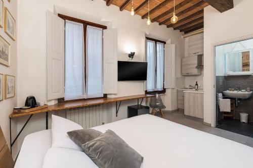 TV a/nebo společenská místnost v ubytování Roped Rooms Florence