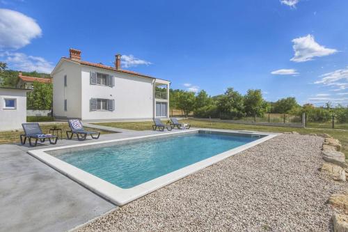 Πισίνα στο ή κοντά στο Apartment Mirna with Swimming Pool