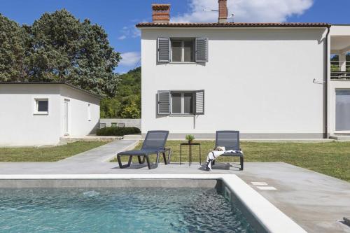 Πισίνα στο ή κοντά στο Apartment Mirna with Swimming Pool