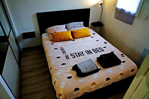 Postel nebo postele na pokoji v ubytování Oasis des Grands Pins - Saint-Raphaël - Super Piscine & Tennis exceptionnel