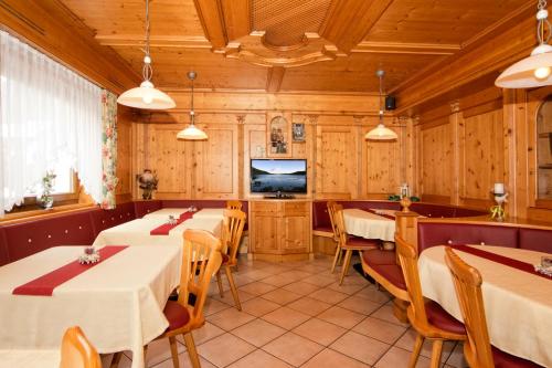 Televisyen dan/atau pusat hiburan di Pension Brugghof