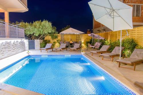 MY DALMATIA - Penthouse Apartment Zadar with shared pool