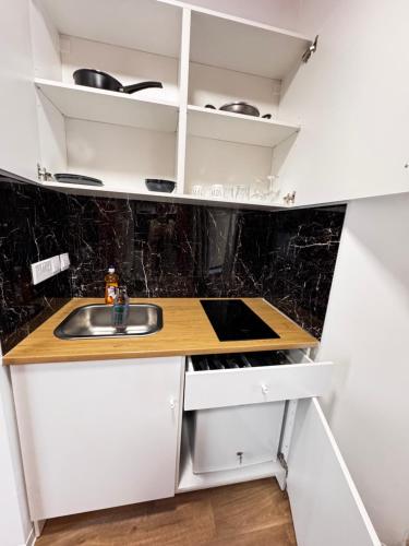 Η κουζίνα ή μικρή κουζίνα στο Modern StudioNr3 Kitchen bathroom Terrace