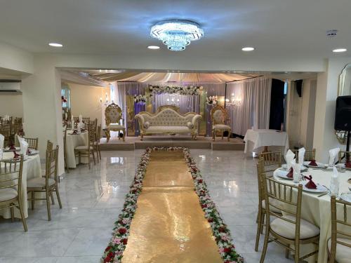 Posezení v ubytování Zaheer's Hotel