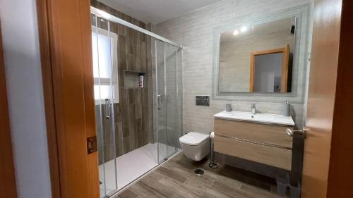 Et badeværelse på Casa Sol & Mar, Rincon de la Victoria, Malaga