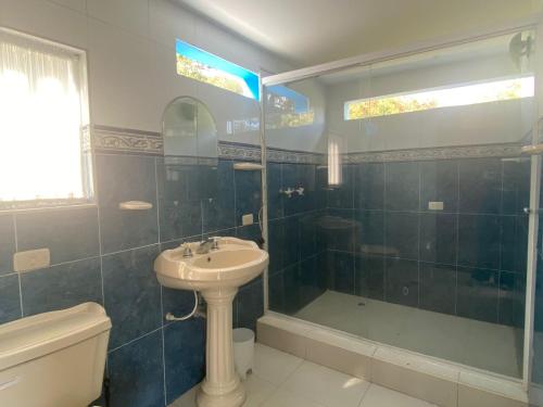 Gallery image of Finca azul - finca el refugio de la montaña - tomine in Guatavita
