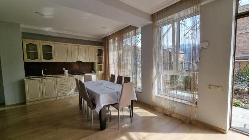Φωτογραφία από το άλμπουμ του Villa Sunshine , whole apartments, апартаменты целиком σε Dilijan