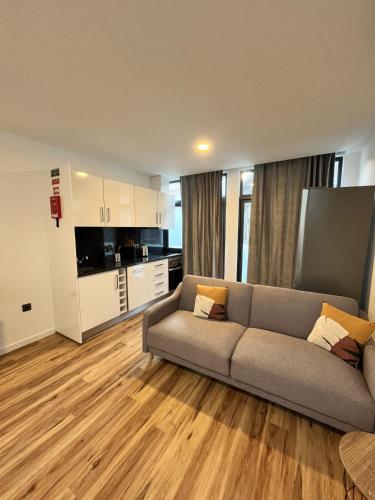 Private 1 bedroom house in Machico Centre