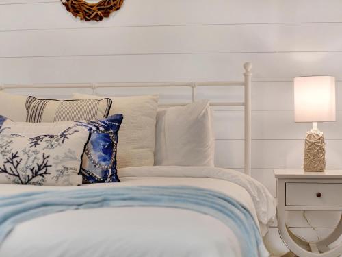 Una cama o camas en una habitación de Sun N Fun