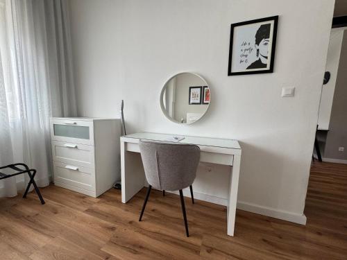 Foto dalla galleria di Apartment Lola Brand New, Self check-in 0-24, Free parking a Karlovac