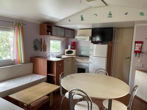 Photo de la galerie de l'établissement Mobile home BA645 Siblu Bonne Anse Plage La Palmyre, aux Mathes